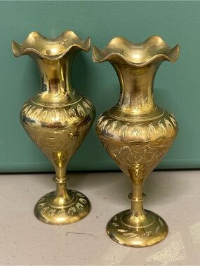 Vintage Fluted Ruffle Etched Floral Leaf Pattern Small Brass Vase Lot of 2